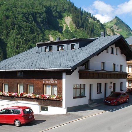 Hotel Garni Enzian ดามุลส์ ภายนอก รูปภาพ