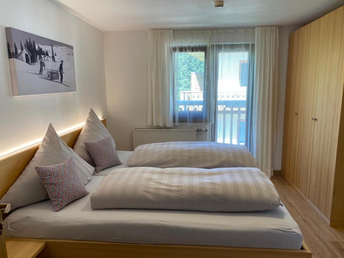 Hotel Garni Enzian ดามุลส์ ภายนอก รูปภาพ