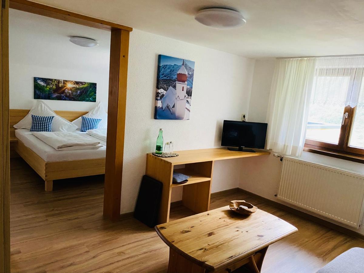 Hotel Garni Enzian ดามุลส์ ภายนอก รูปภาพ