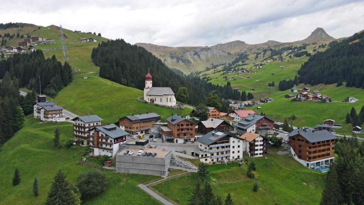 Hotel Garni Enzian ดามุลส์ ภายนอก รูปภาพ