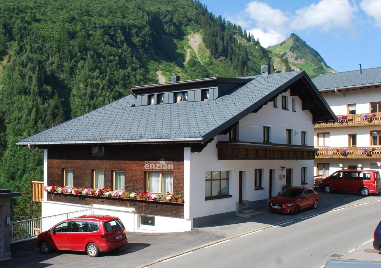 Hotel Garni Enzian ดามุลส์ ภายนอก รูปภาพ