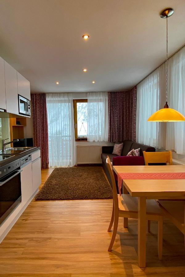 Hotel Garni Enzian ดามุลส์ ภายนอก รูปภาพ