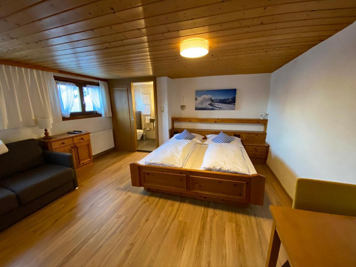 Hotel Garni Enzian ดามุลส์ ภายนอก รูปภาพ