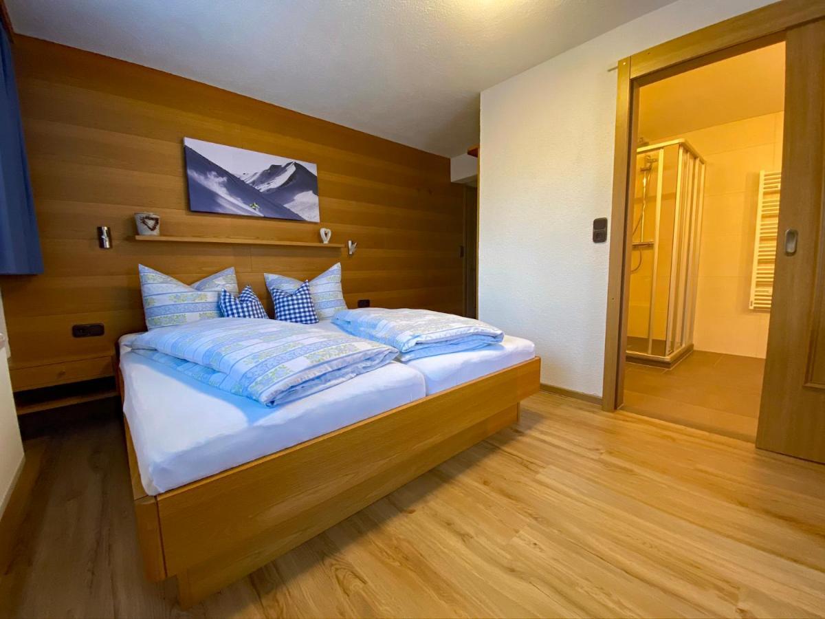 Hotel Garni Enzian ดามุลส์ ภายนอก รูปภาพ